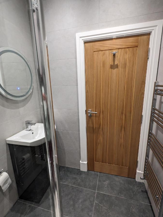 Modern Aptmt, 2 Stops To Central London, Smart Lock, Netflix Ealing Extérieur photo