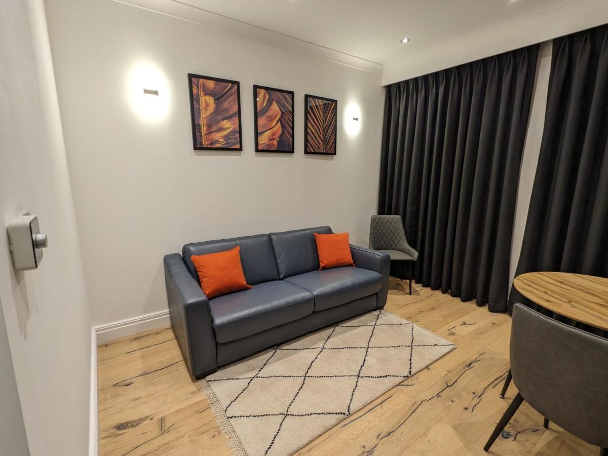 Modern Aptmt, 2 Stops To Central London, Smart Lock, Netflix Ealing Extérieur photo