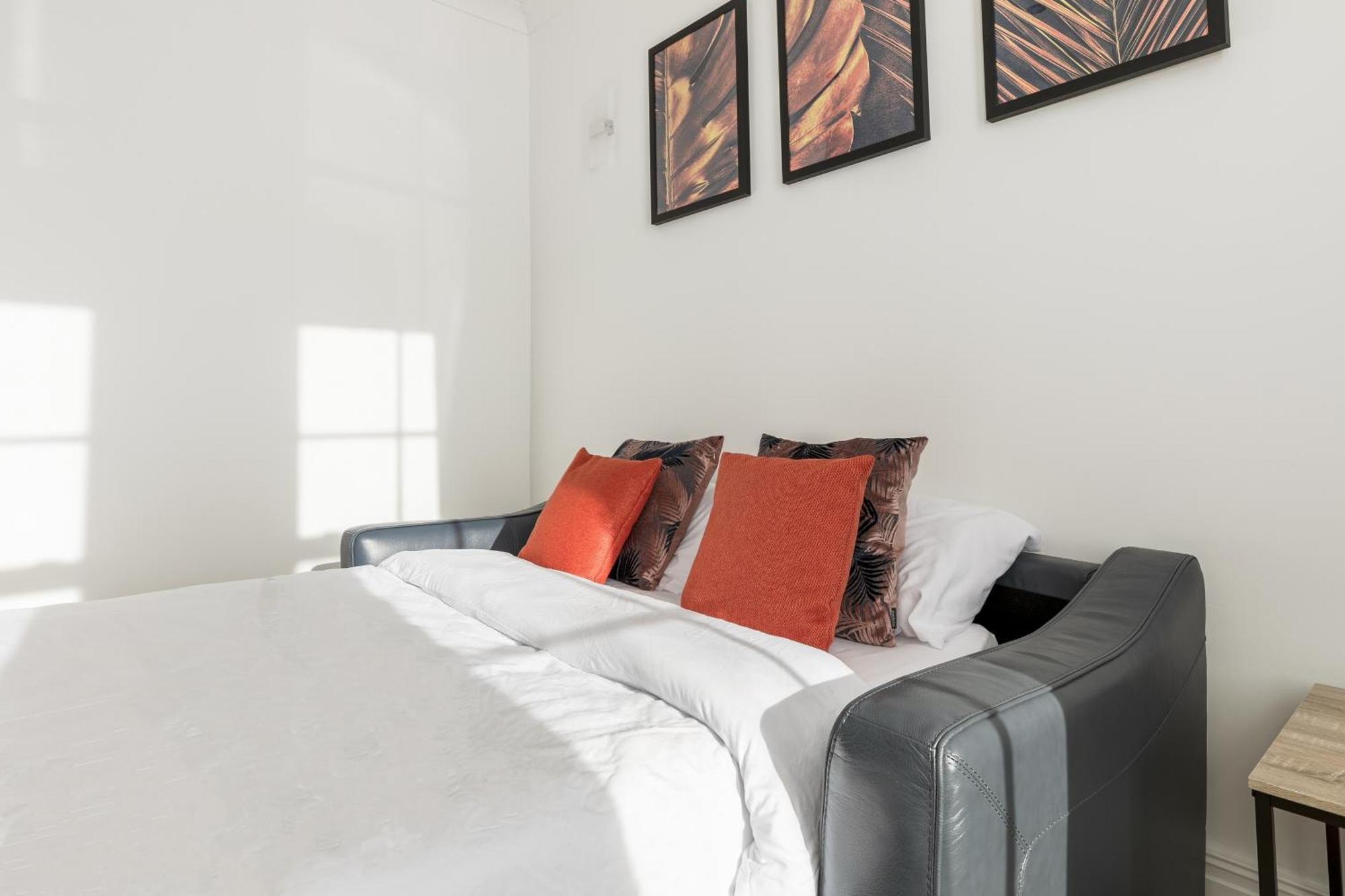 Modern Aptmt, 2 Stops To Central London, Smart Lock, Netflix Ealing Extérieur photo