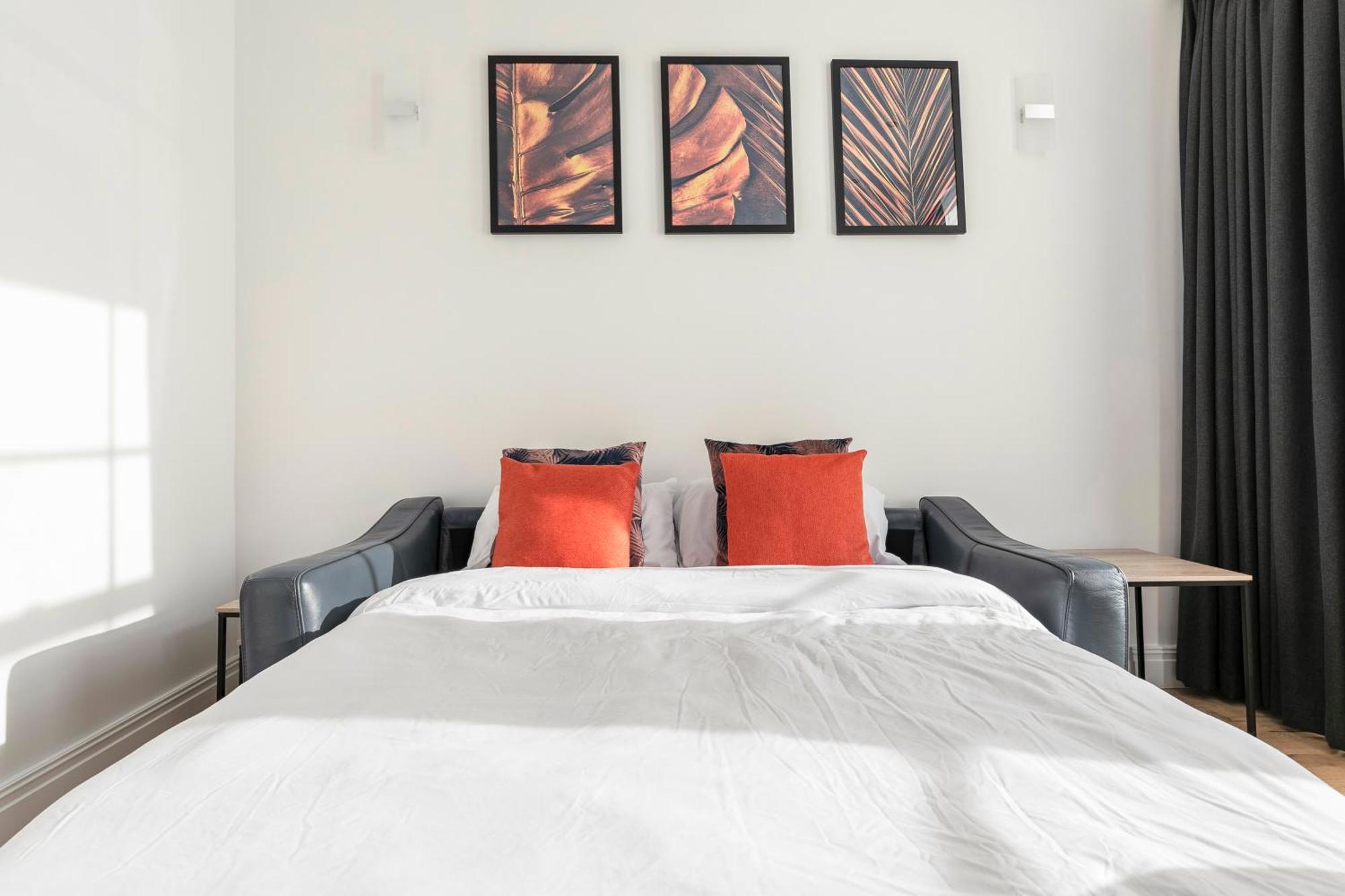 Modern Aptmt, 2 Stops To Central London, Smart Lock, Netflix Ealing Extérieur photo